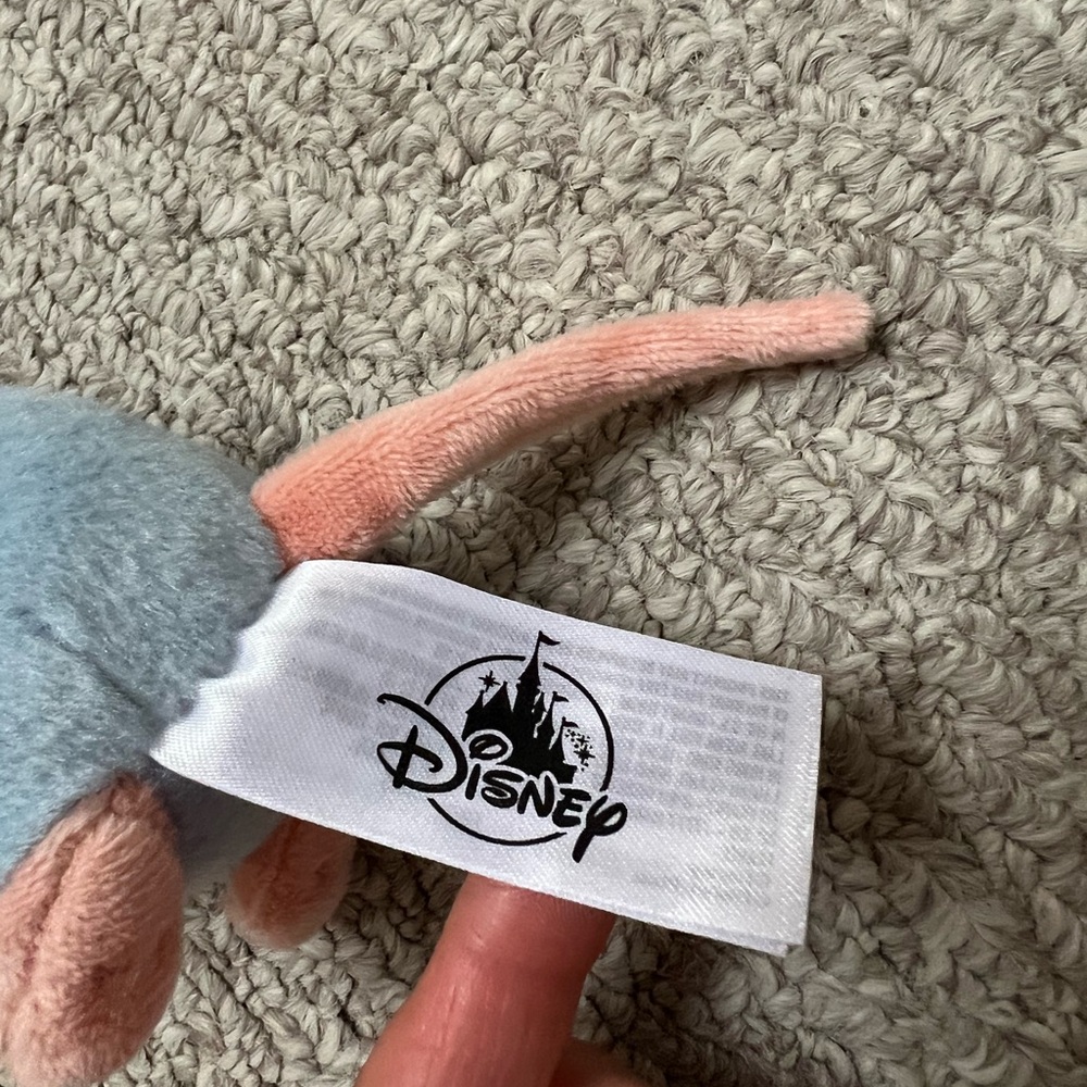 Ratatouille Keychain , official Disney merch - Picture 5 of 7